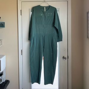 Women’s LULULEMON Jumpsuit 14